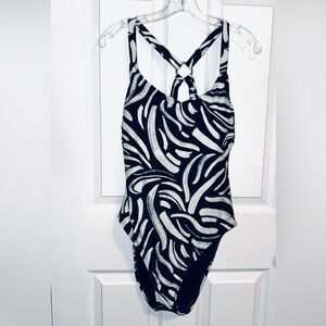 Hurley One Piece Swim Suit Size XL Nylon Spandex Padded Cups Adjustable Straps